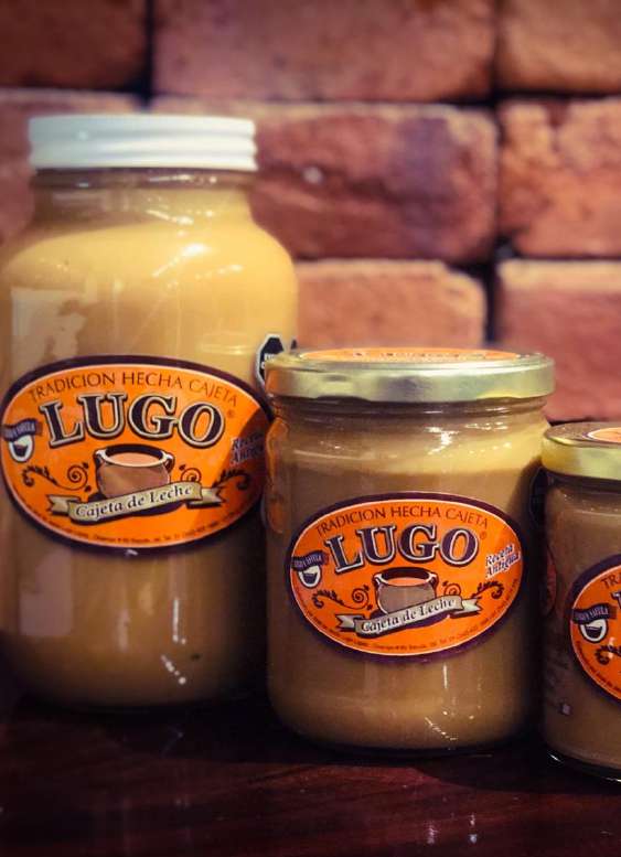 Cajeta Lugo en frasco